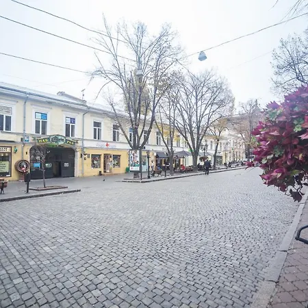Центр в центре Апартаменти